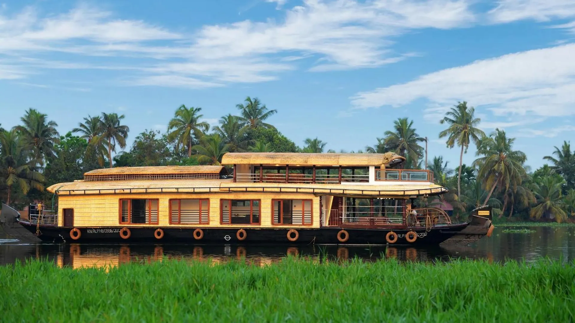 Botel Indraprasthamlakecruise Alappuzha